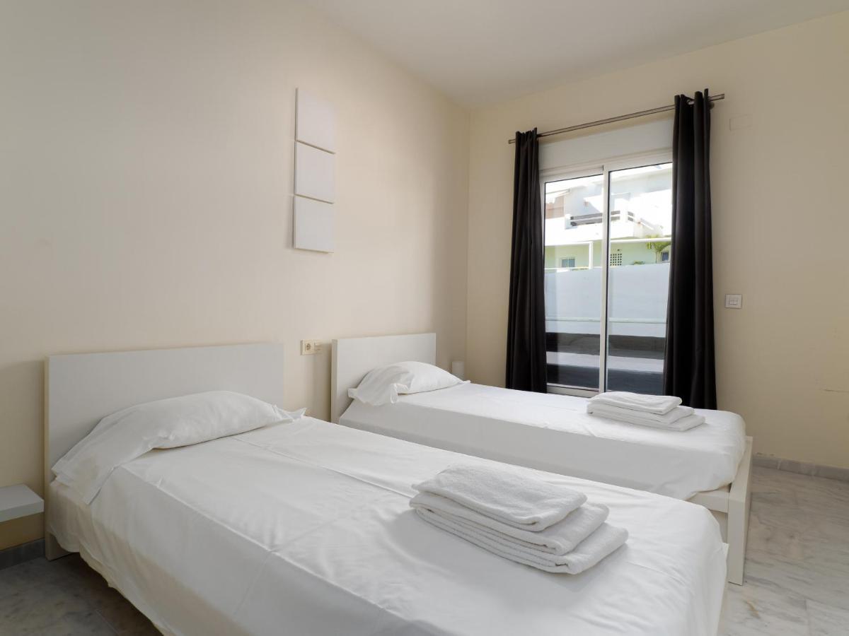 2051-New 3 Bedrooms On Golf Estepona Exterior photo