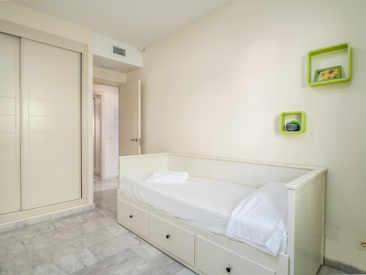 2051-New 3 Bedrooms On Golf Estepona Exterior photo